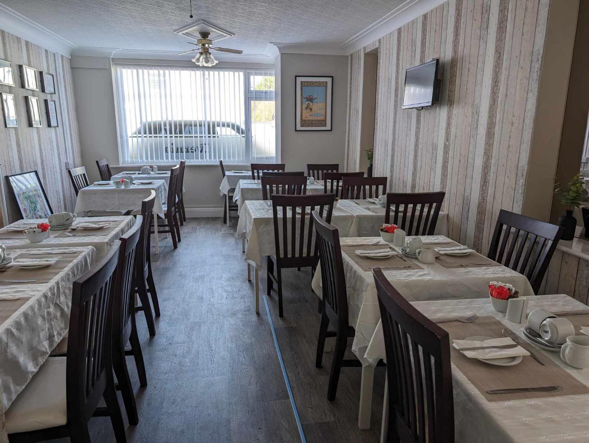 The Ivernia Hotel Skegness Exterior photo
