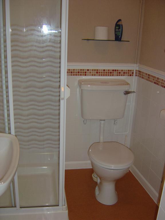 The Ivernia Hotel Skegness Room photo